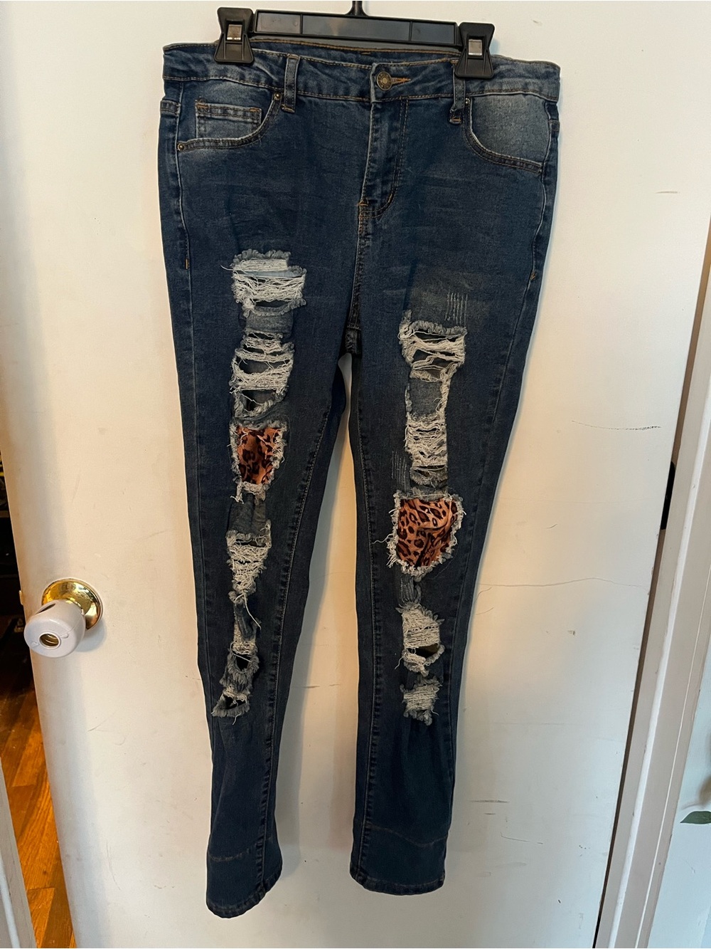 Dark Blue Distressed Skinny Jeans with Leopard Patched